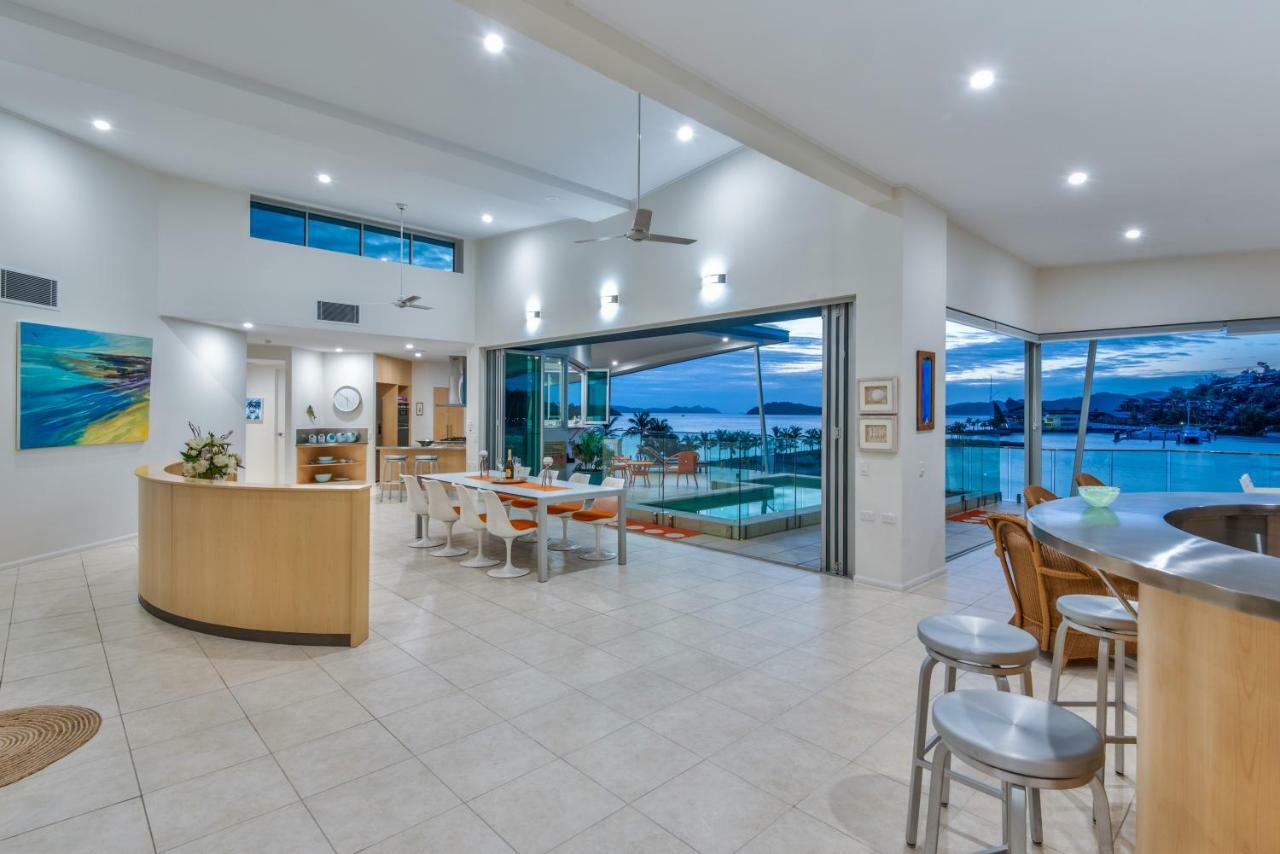 Pavillions Penthouse 25 - Luxury Waterfront Apartment With Private Roof Top Pool And Buggy Hamilton Island Exterior foto
